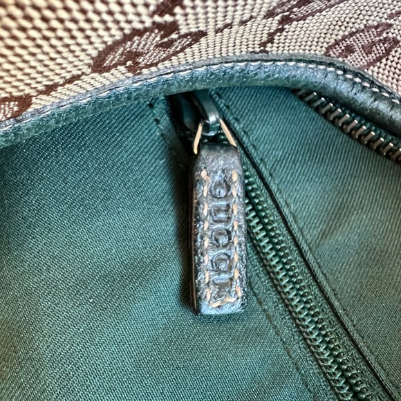 Authentic GUCCI Abbey D-ring Hobo in Green Strap - Picture 11 of 15